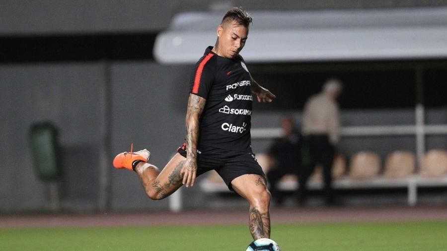Eduardo Vargas está negociando com o Atlético Mineiro, que é treinado por Jorge Sampaoli - Divulgação