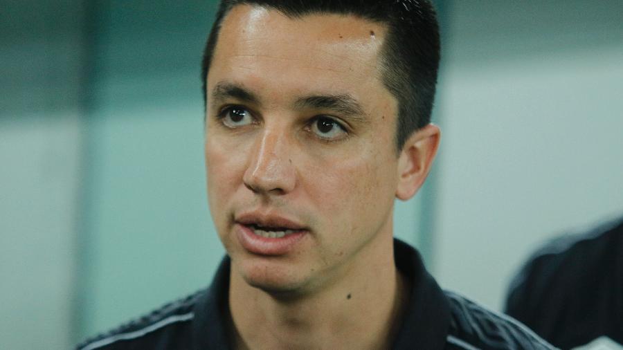 Eduardo Barros, técnico do Athletico Paranaense - Gabriel Machado/AGIF