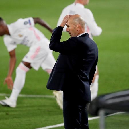 Zidane, técnico do Real Madrid, está preocupado - Getty Images
