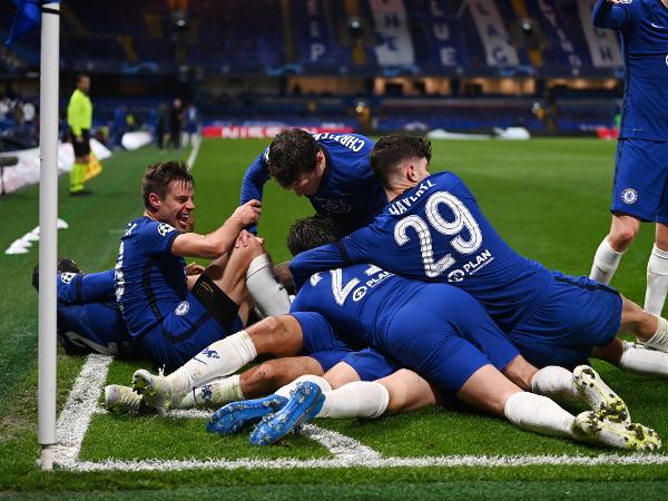 Jogadores do Chelsea comemoram gol contra o Real e classificação para a final da Champions