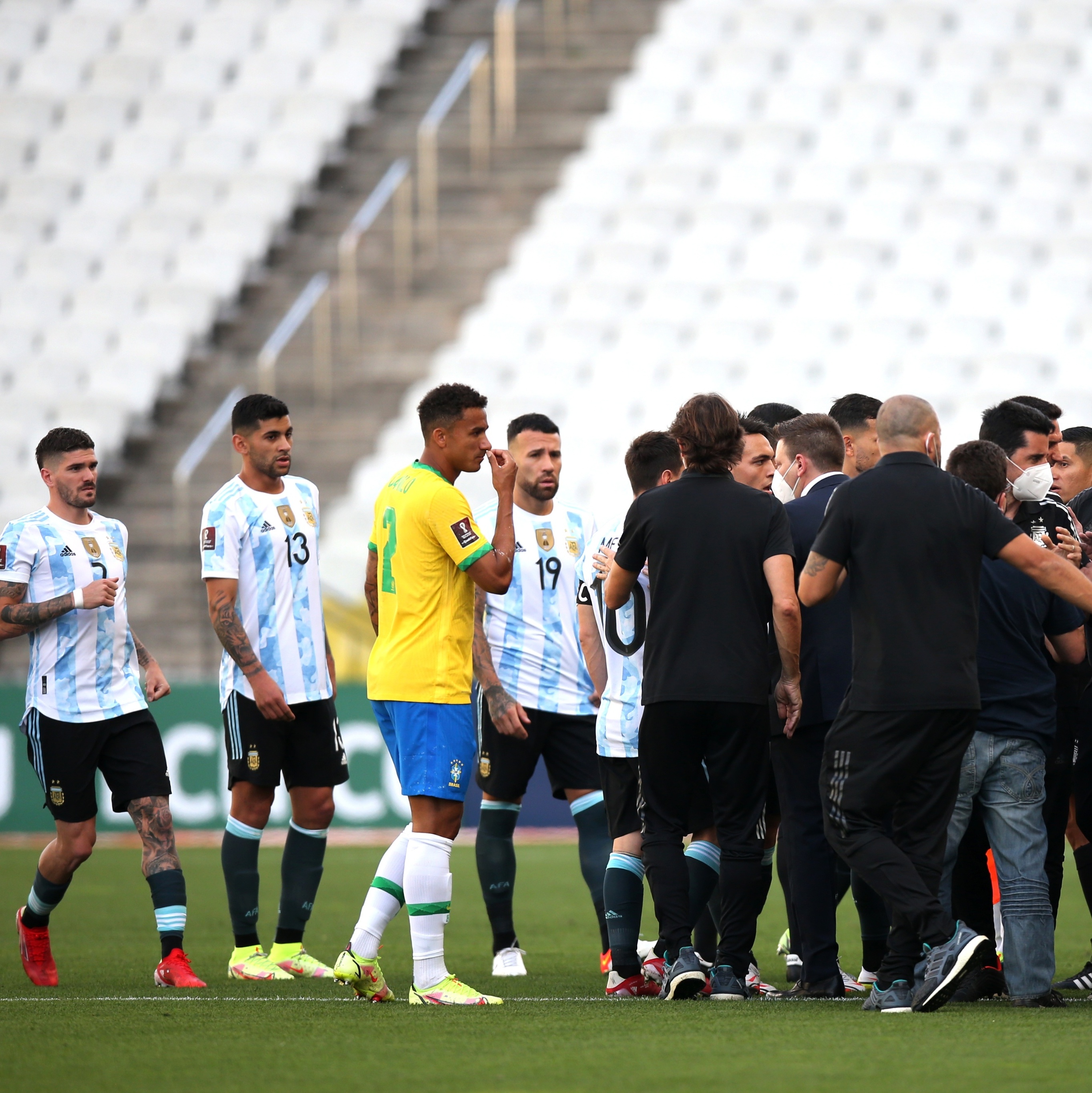 Jogo suspenso entre Brasil e Argentina é cancelado definitivamente - Folha  PE