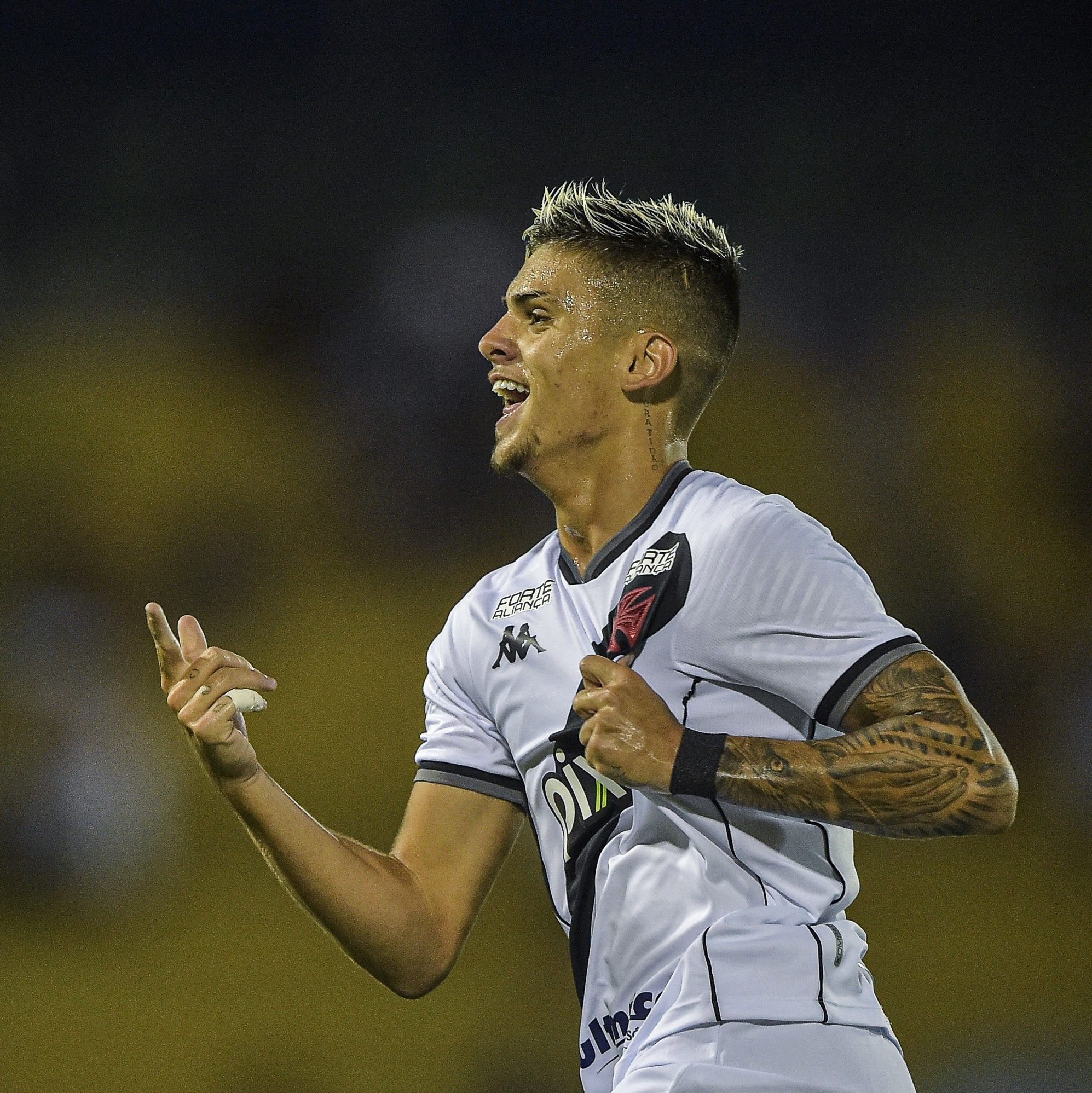 Atleta vascaíno, Gabriel Franja, se classifica para o eFootball Open –  Vasco da Gama