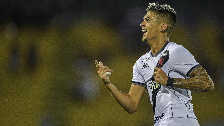 Com gol e assistência, Pec foi o grande destaque na vitória do Vasco por 4 a 2 sobre o Volta Redonda - Thiago Ribeiro/AGIF