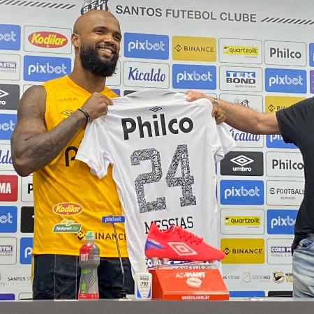 Santos: Messias é apresentado por Falcão no CT Rei Pelé - Gabriela Brino/ UOL