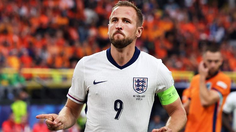 Harry Kane comemora gol marcado pela Inglaterra contra a Holanda, na Eurocopa