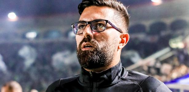 Interino do Corinthians elogia elenco e destaca qualidade de Balotelli