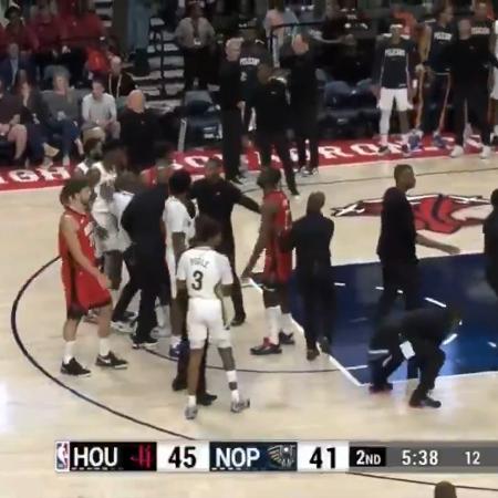 Jogadores de Rockets e Pelicans trocam socos pela pré-temporada da NBA