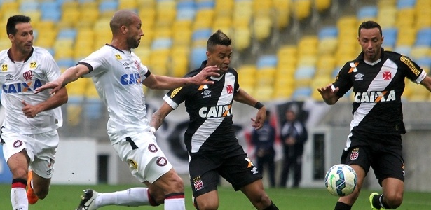 Atlético-PR perdeu do Vasco (foto) e empatou com Figueirense e Joinville - Paulo Fernandes/Vasco