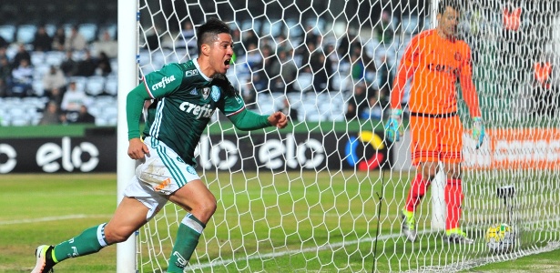 Cristaldo comemora um dos gols do Palmeiras - Jason Silva/AGIF - Jason Silva/AGIF