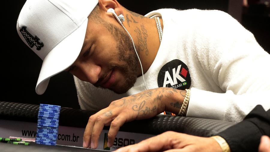 Neymar não esconde que gosta de jogar pôquer nas horas vagas - REUTERS/Leonardo Benassatto