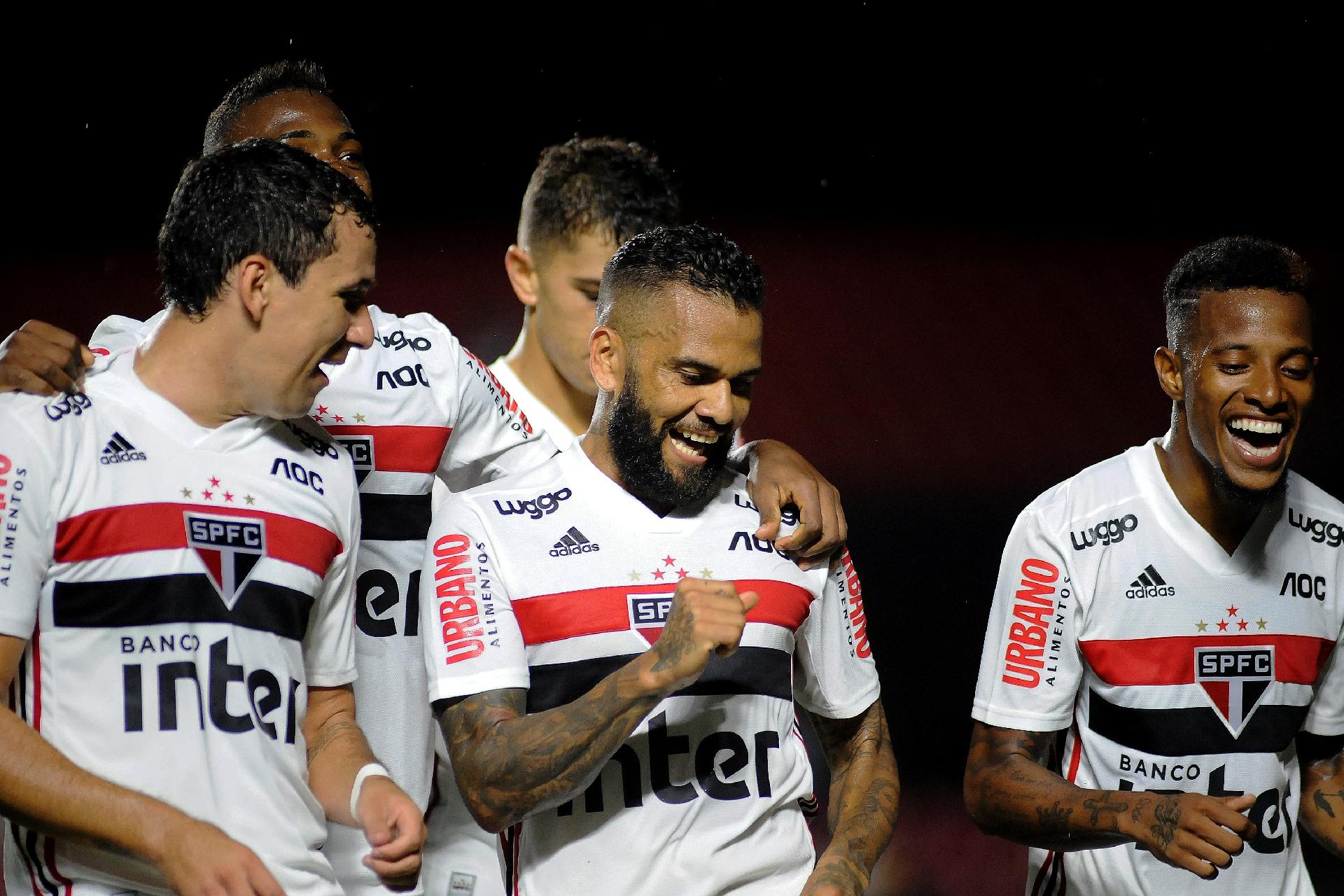 Denílson vê São Paulo com 'grandes chances' de conquistar o Paulista 