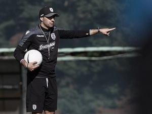 Abel Ferreira leads the PAOK training in October 2020 - Playback / Twitter - Playback / Twitter