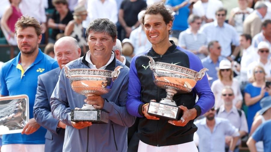 O tio e treinador de Rafael Nadal, Toni Nadal ao lado do tenista - Rindoff Petroff/Suu/Getty Images