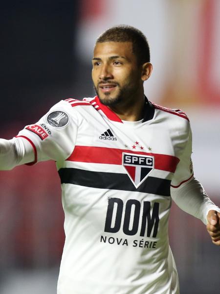 Rojas comemora gol do São Paulo contra o Sporting Cristal na Libertadores - Alexandre Schneider/Getty Images