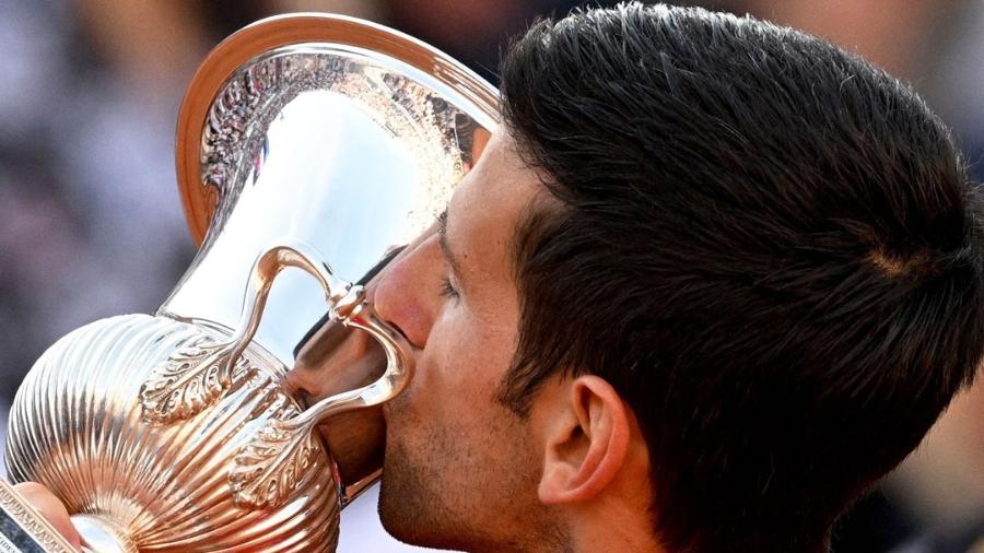 Novak Djokovic foi campeão do Masters 1000 de Roma ao vencer Stefanos Tsitsipas na final - Reprodução/Twitter/ATP Tour