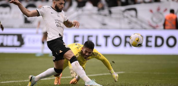 Yuri Alberto pega rebote e marca para o Corinthians contra o Inter, pelo Brasileirão