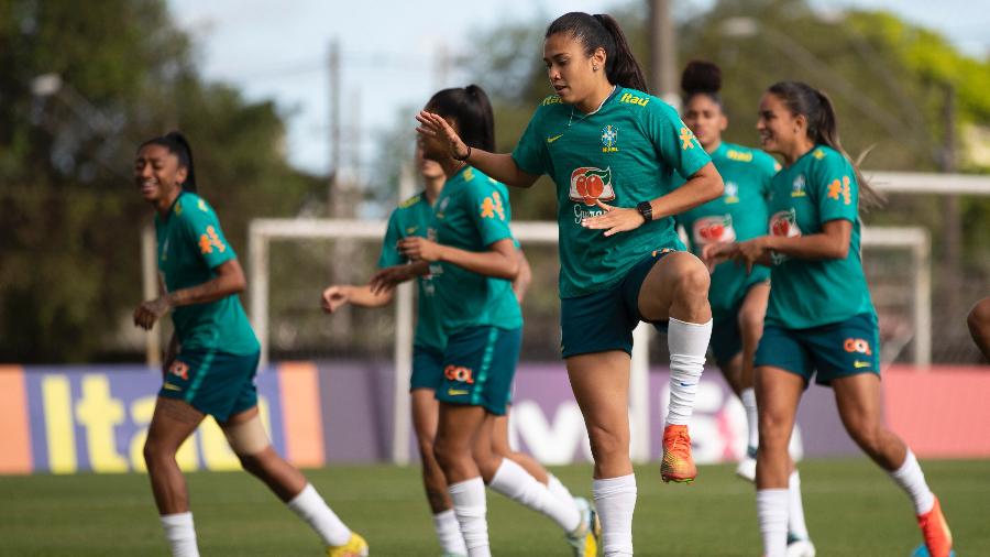 Antonia em treino da seleção brasileira feminina, no CT Rei Pelé - Thaís Magalhães/CBF