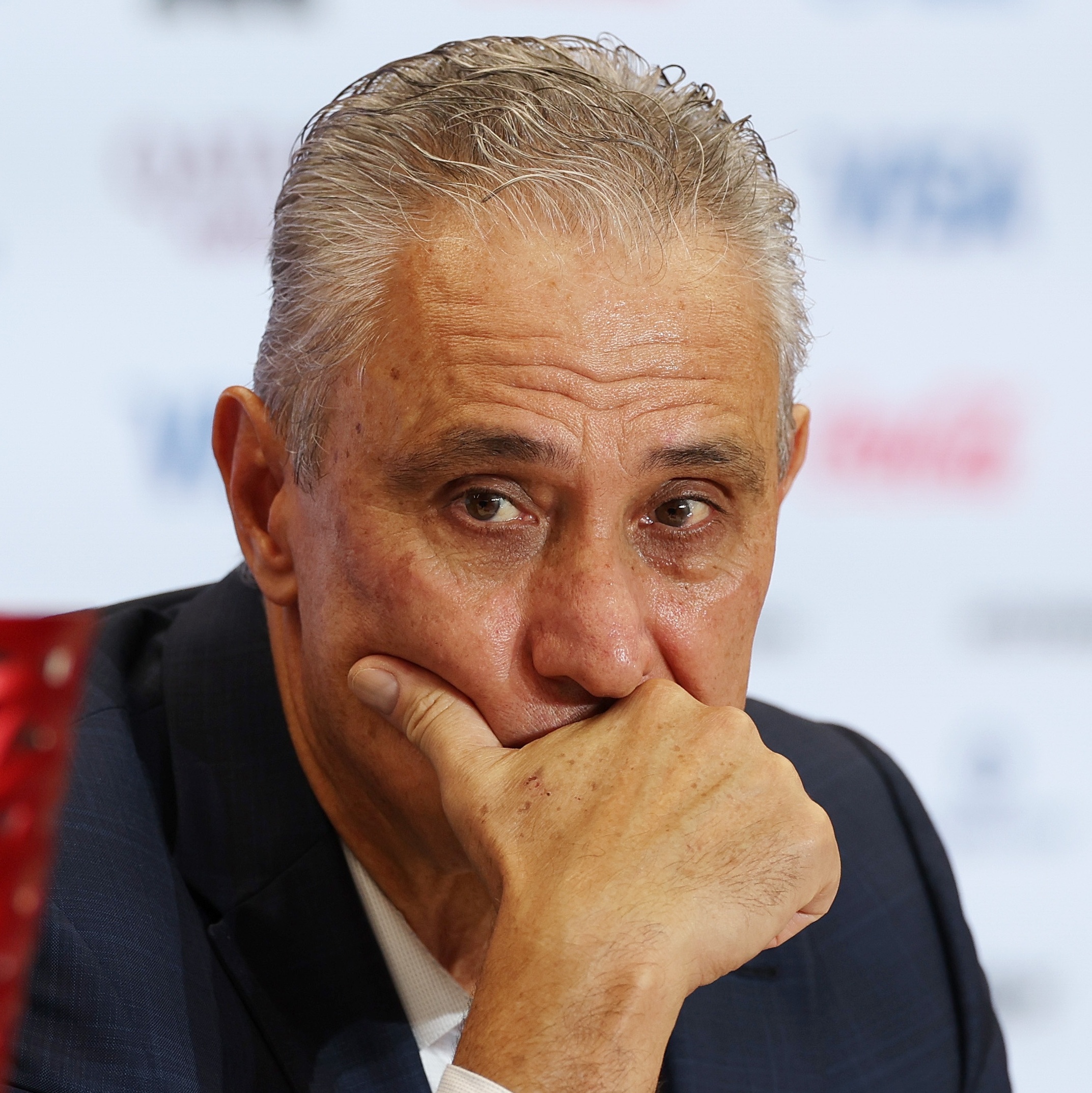 Tite repete última Copa, se fecha com família e aguarda por futuro foto