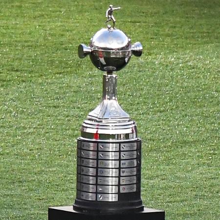 Taça da Libertadores; troféu é dado ao melhor time da América do Sul