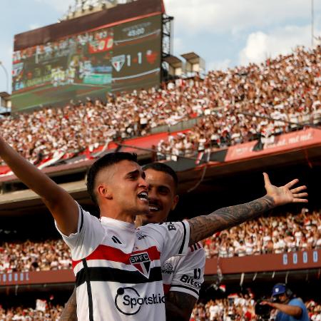 Rodrigo Nestor comemora o gol do São Paulo no Morumbi