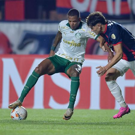 Caio Paulista, do Palmeiras, em ação contra o San Lorenzo, pela Libertadores