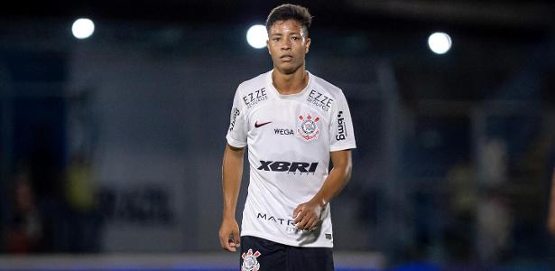 Corinthians negocia renovação com meia campeão da Copinha