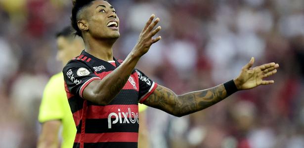 Bruno Henrique evolui, porém é dúvida para jogo do Flamengo contra Cruzeiro.