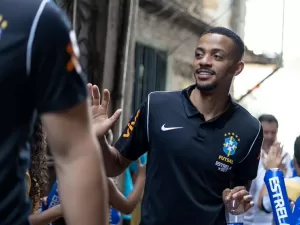 Por que evento em comunidade no Rio emocionou jogador da seleção de futsal