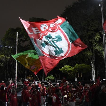 Torcida da Portuguesa, durante reunião do Conselho Deliberativo