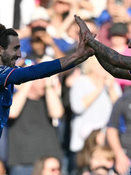 Cucurella e Sancho celebram gol do Chelsea sobre o Leicester Cucurella e Sancho celebram gol do Chelsea sobre o Leicester
