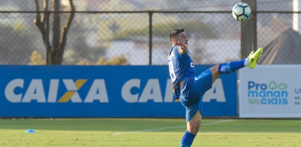 Robinho, meio-campista do Cruzeiro - © Washington Alves/Light Press/Cruzeiro