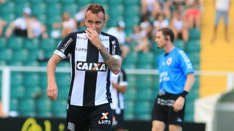 Zé Love Figueirense - Twitter/Figueirense - Twitter/Figueirense