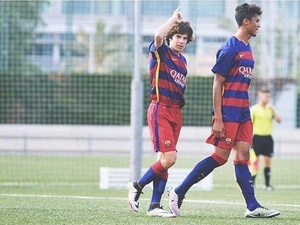 O espanhol Riqui Puig e o brasileiro Werick Maciel na base do Barcelona - Reprodução - Reprodução