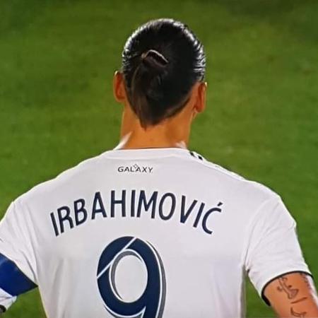Ibrahimovic joga com nome errado na camisa  - Reprodução 