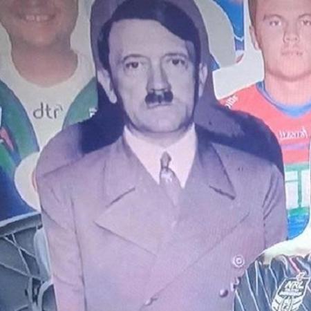 Montagem com imagem de Hitler em meio a fotos de torcedores de rúgbi na Austrália - Reprodução
