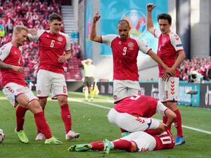 Eriksen volta a jogar uma partida oficial oito meses após ataque cardíaco  na Eurocopa; veja, futebol inglês