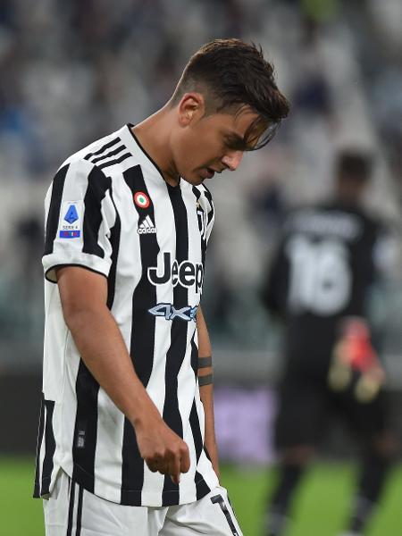 Dybala lamenta durante em sua última temporada pela Juventus. - Massimo Pinca/Reuters