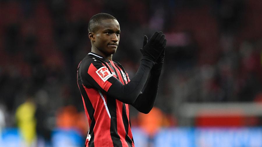 Moussa Diaby é um dos destaques do Bayer Leverkusen na atual temporada - DeFodi Images via Getty Images