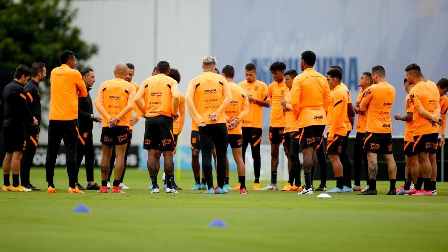 Vítor Pereira reúne grupo do Corinthians durante treinamento no CT Joaquim Grava - Rodrigo Coca/ Agência Corinthians