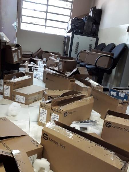 Sala da informática da Secretaria Municipal de Esporte de São Paulo após invasão e furto de computadores - Reprodução