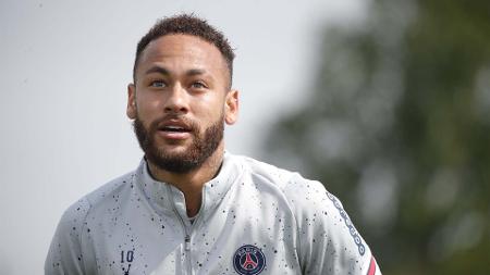 Mercado da Bola: Neymar renova com PSG; ingleses disputam Lewandowski