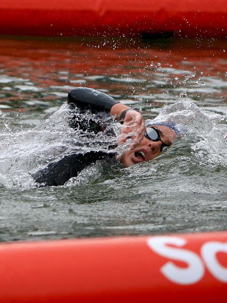 Viviane Jungblut na final da maratona aquática feminina de 10km no Pan 2023