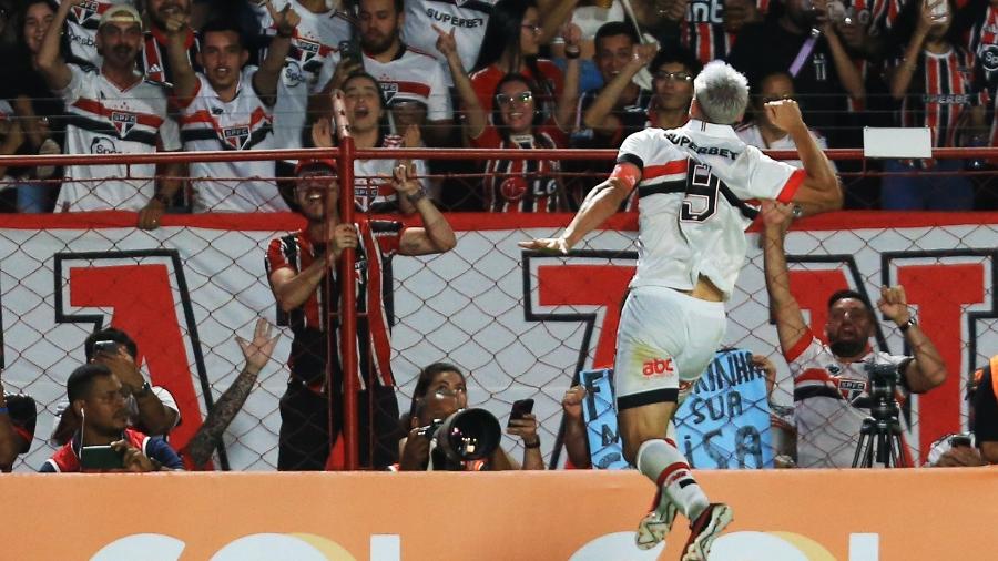 Calleri balançou as redes para o São Paulo no duelo contra o Atlético-GO, válido pelo Campeonato Brasileiro