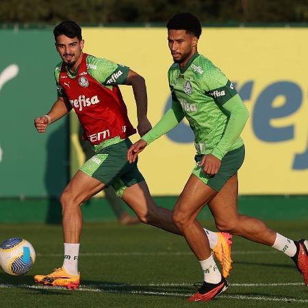 Flaco López e Murilo durante treino do Palmeiras na Academia do Futebol