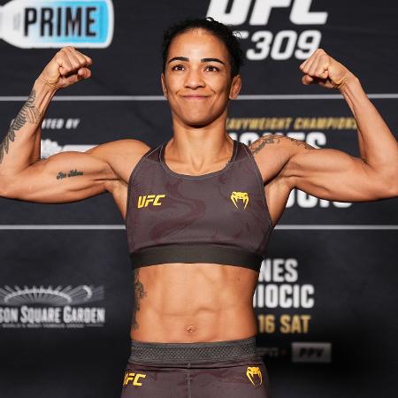 Viviane Araujo luta no card principal do UFC 309