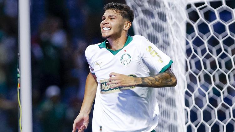 Erick Belé comemora gol marcado pelo Palmeiras contra o Audax na Copinha