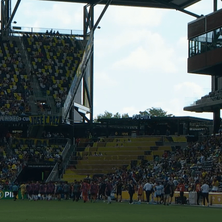 Jogo entre Boca Juniors e Auckland City é paralisado por alerta de chuva, no Geodis Park, em Nashville, EUA - Reprodução/SporTV