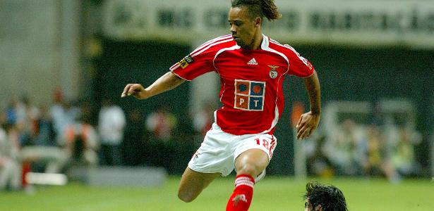 Ex-jogador do Benfica morre em acidente de carro; clubes homenageiam