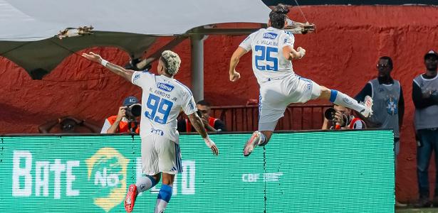 Cruzeiro vira sobre o Vitória e se aproxima do G-4 no Brasileirão
