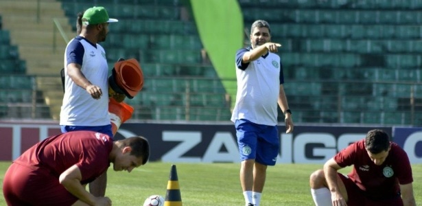 Técnico Marcelo Cabo comanda seu treino pelo Guarani - Divulgação/Guarani F.C.